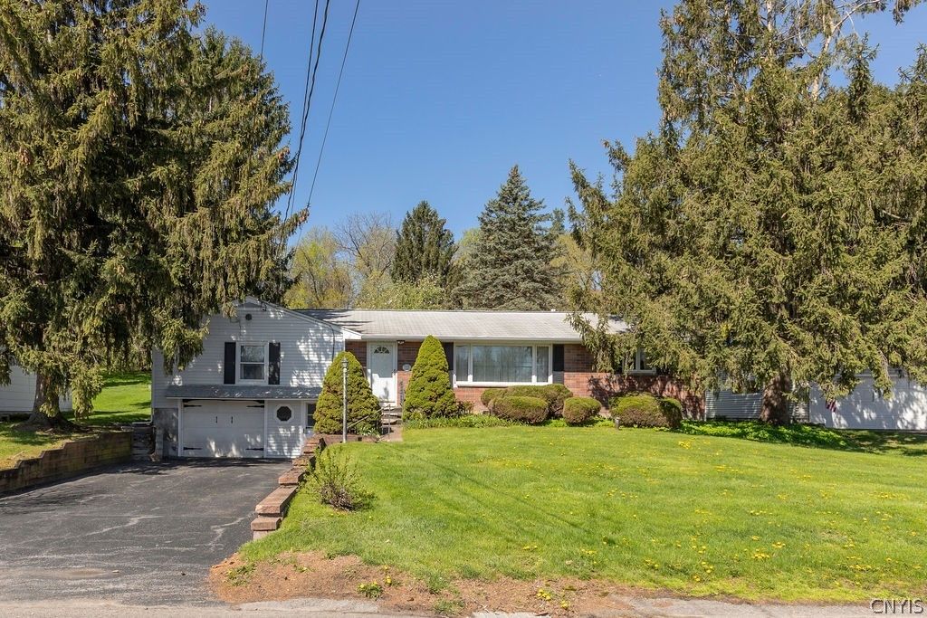Photo of 5165 Jamesville Road, DeWitt, NY 13078 (MLS # S1677311)