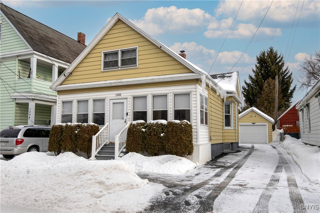 1302 Noyes Street, Utica, New York image 1