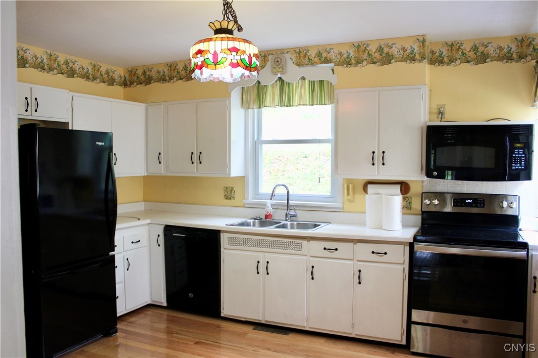 60 Elm Street, Camillus, New York image 12