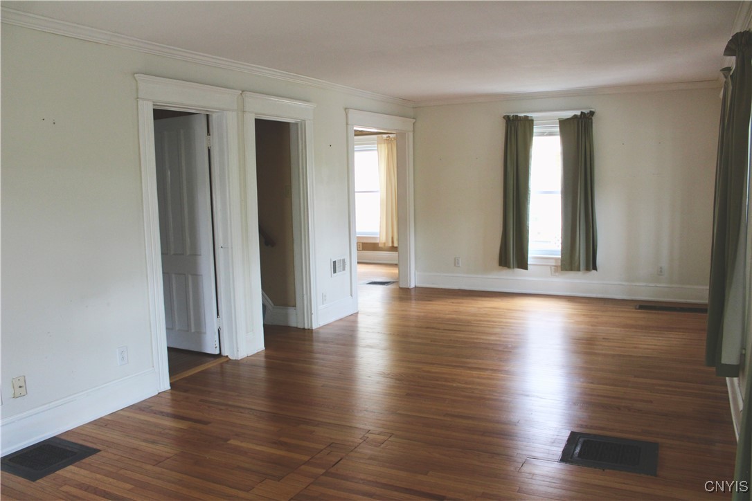 60 Elm Street, Camillus, New York image 7