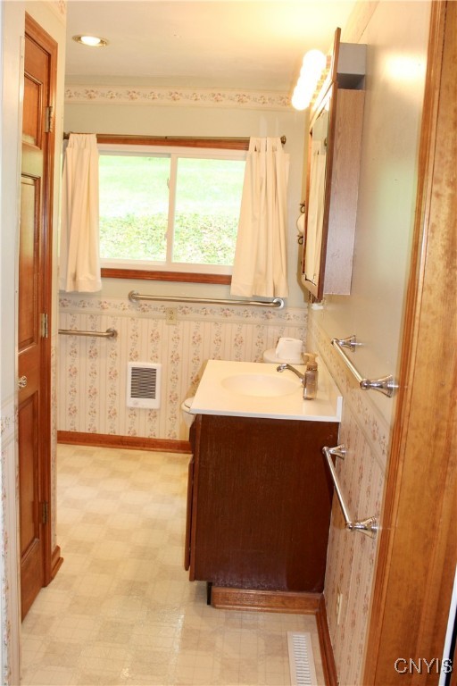 60 Elm Street, Camillus, New York image 17