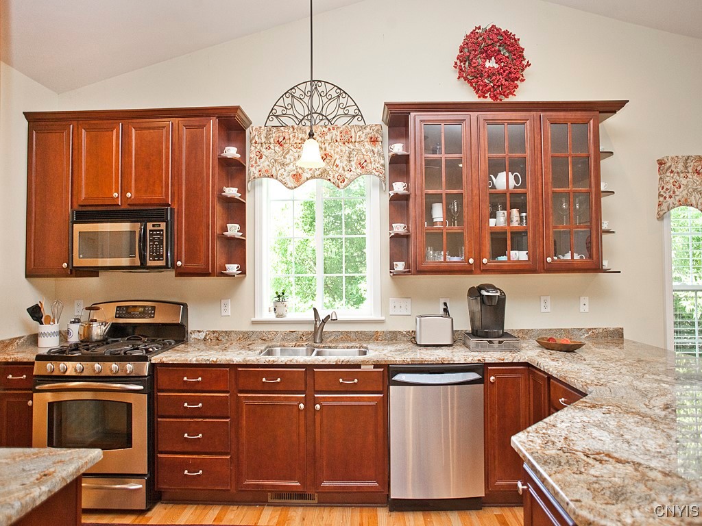 23 S Village Drive, Cazenovia, New York image 5