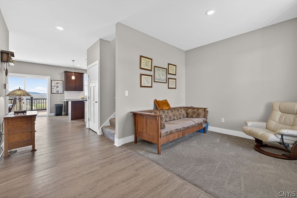 5543 Rolling Meadows Way