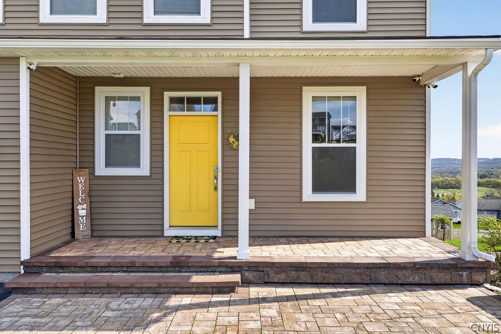 5543 Rolling Meadows Way