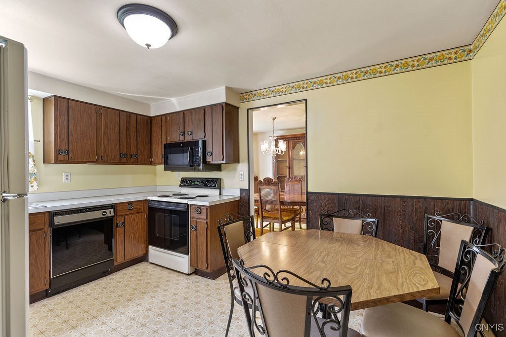 4242 Stepping Stone Lane, Clay, New York image 11