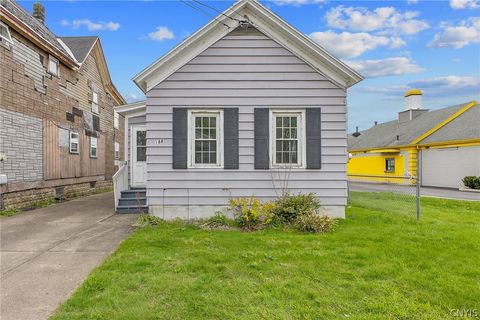 Homes For Rent - 188 W Bridge Street<br/> Oswego, NY 13126