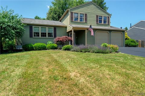 Homes For Sale - 4205 Halfmoon Circle<br/> Onondaga County, Clay, NY 13090