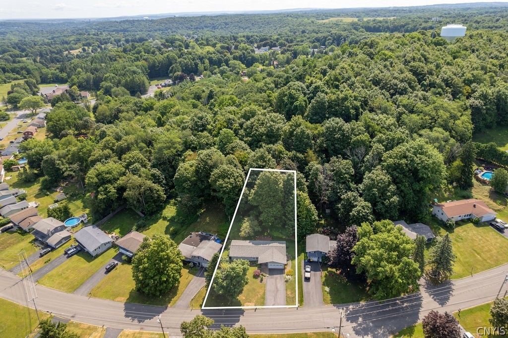 Photo of 307 Oakridge Drive, Camillus, NY 13031 (MLS # S1701142)