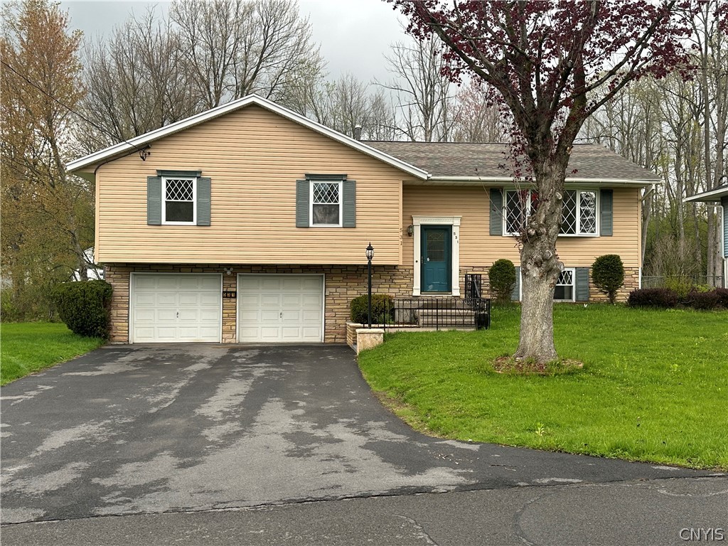 531 Cedarbrook Crescent