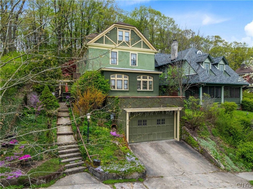 Photo of 114 Scottholm, Syracuse, NY 13224 (MLS # S1678219)