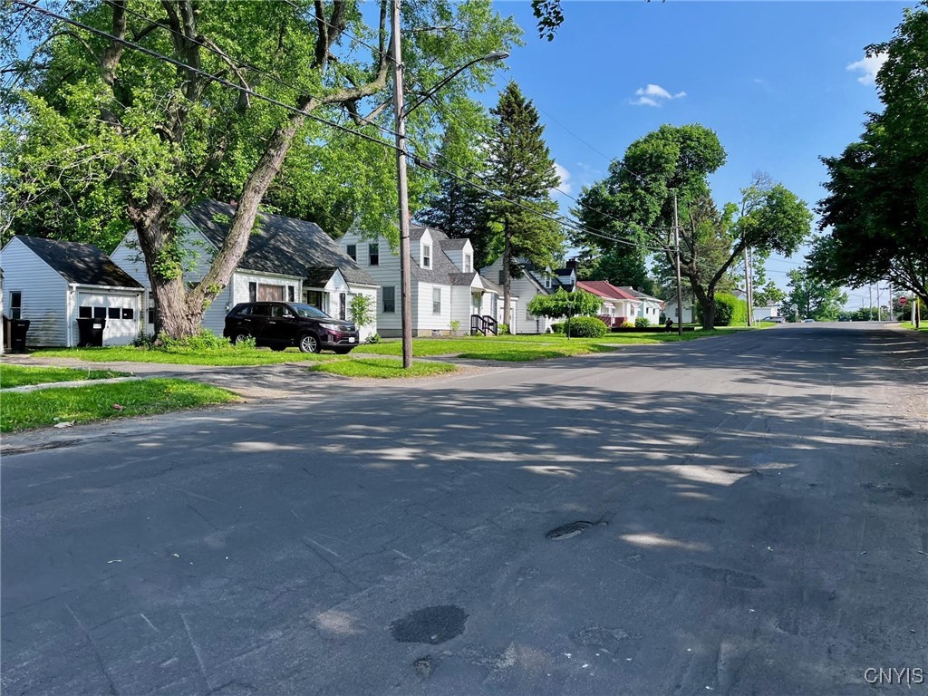 226 Darlington Road, Syracuse, New York image 24