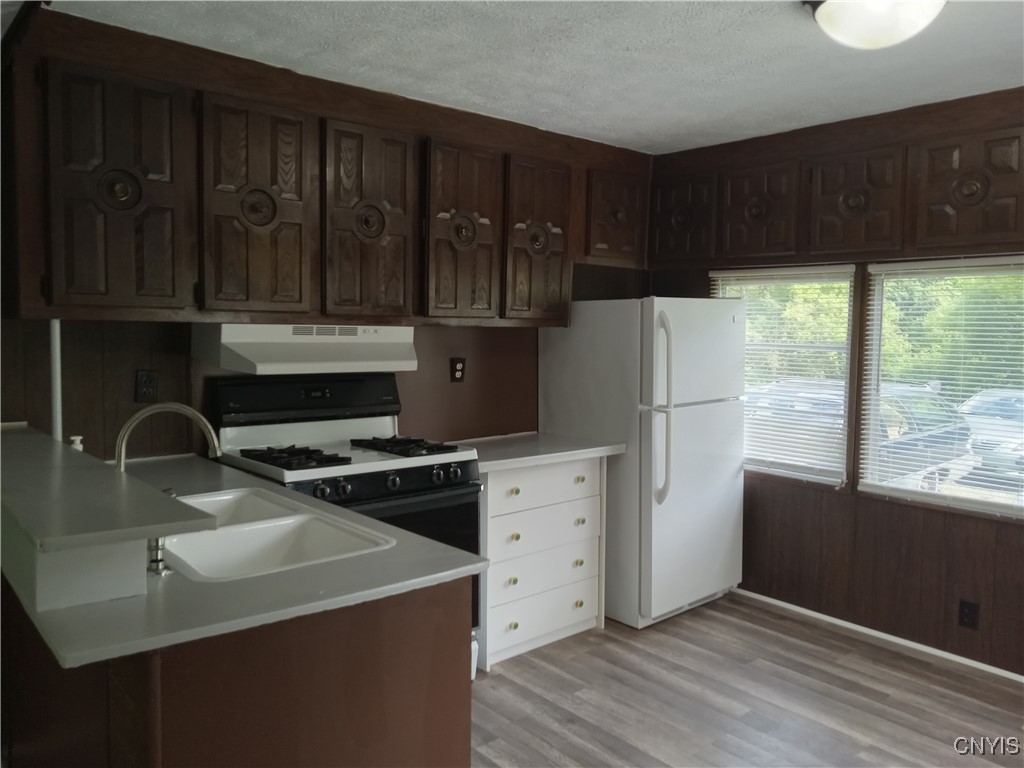 2348 Canal Road Road, Camillus, New York image 8