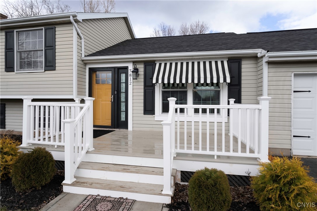 7812 Anadale Lane, Clay, New York image 2