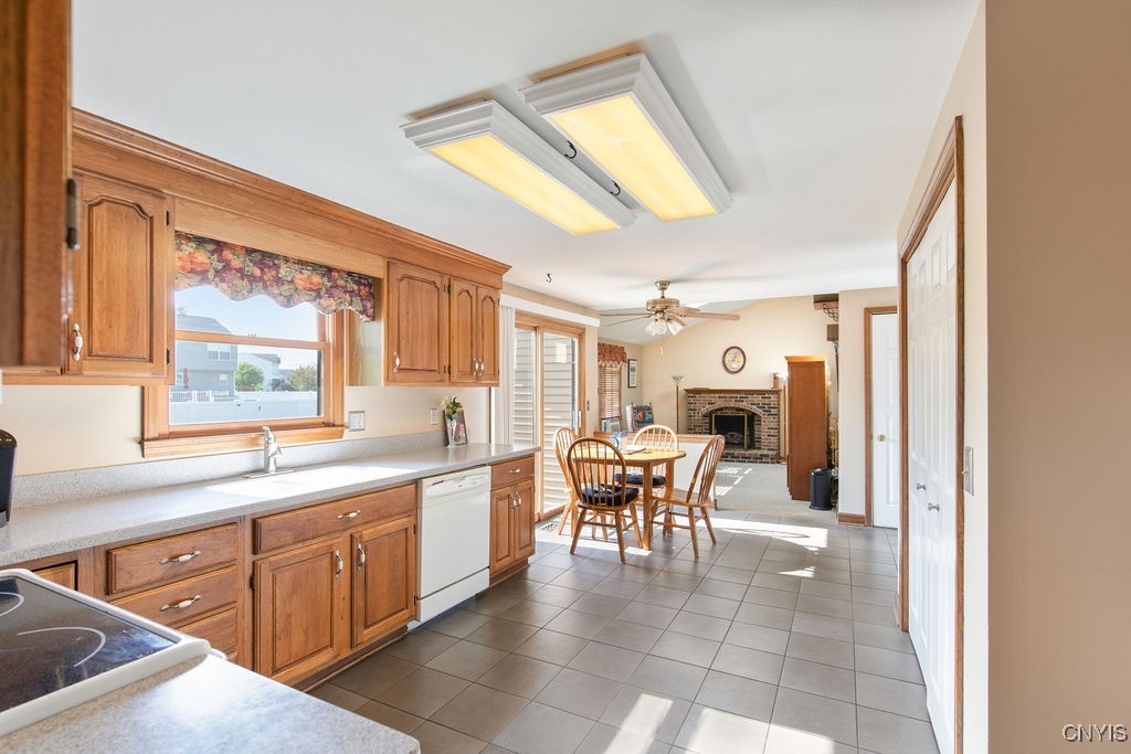 9470 Hawkeye Drive, Cicero, New York image 6
