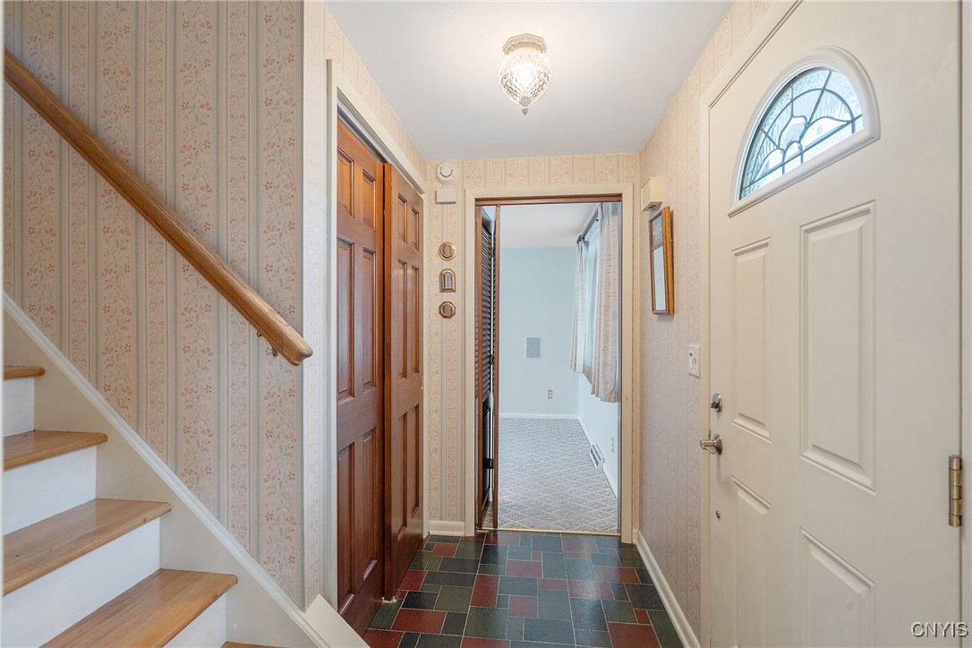 7745 Whiffletree Lane, Clay, New York image 4