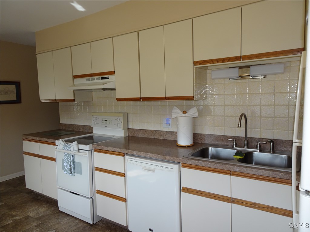 Geddes, New York 13219, United States, 3 Bedrooms Bedrooms, ,2 BathroomsBathrooms,Residential,Pending,207592