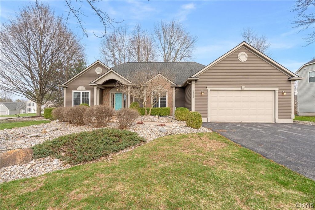 Photo of 8394 Twin Flowers Road, Lysander, NY 13027 (MLS # S1673297)