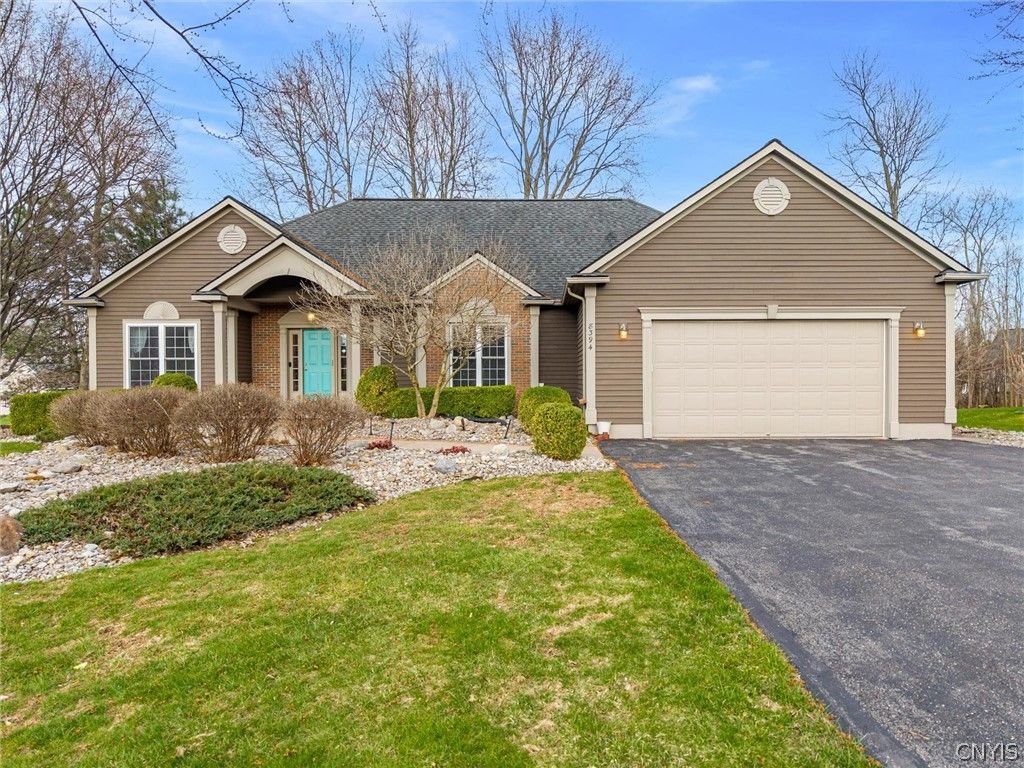 Photo of 8394 Twin Flowers Road, Lysander, NY 13027 (MLS # S1673297)