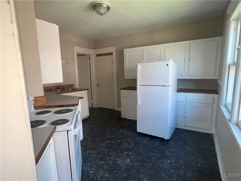 Tiny photo for 619 Stolp Avenue #21, Syracuse, NY 13207 (MLS # S1658671)