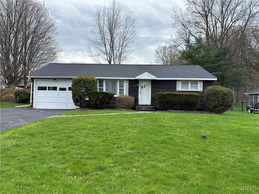 113 Charles Drive, Camillus, New York image 1