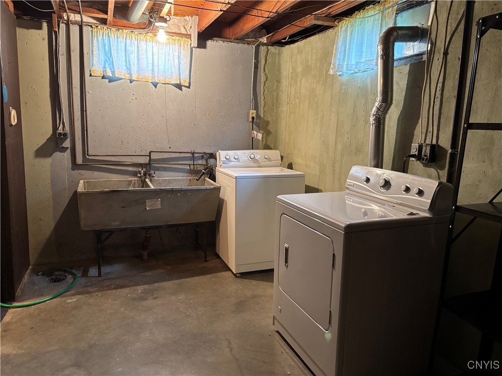 113 Charles Drive, Camillus, New York image 24