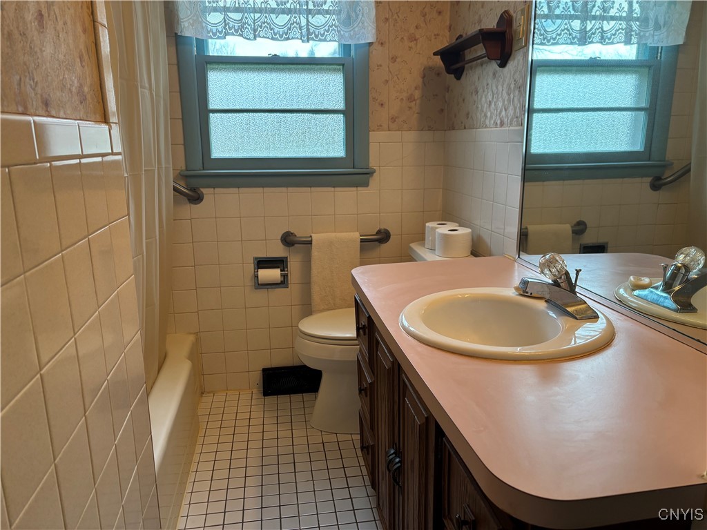 113 Charles Drive, Camillus, New York image 15