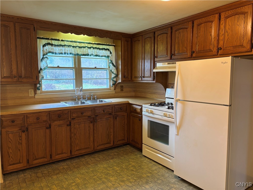113 Charles Drive, Camillus, New York image 8