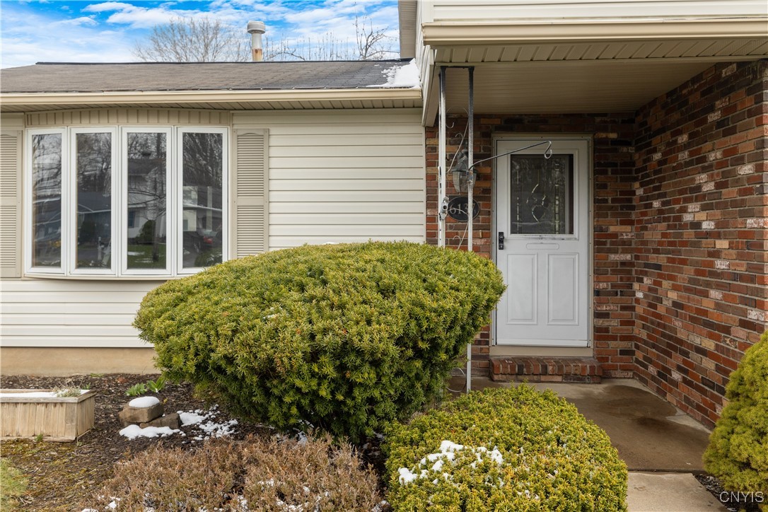 6137 Ridgecrest Drive, Cicero, New York image 3