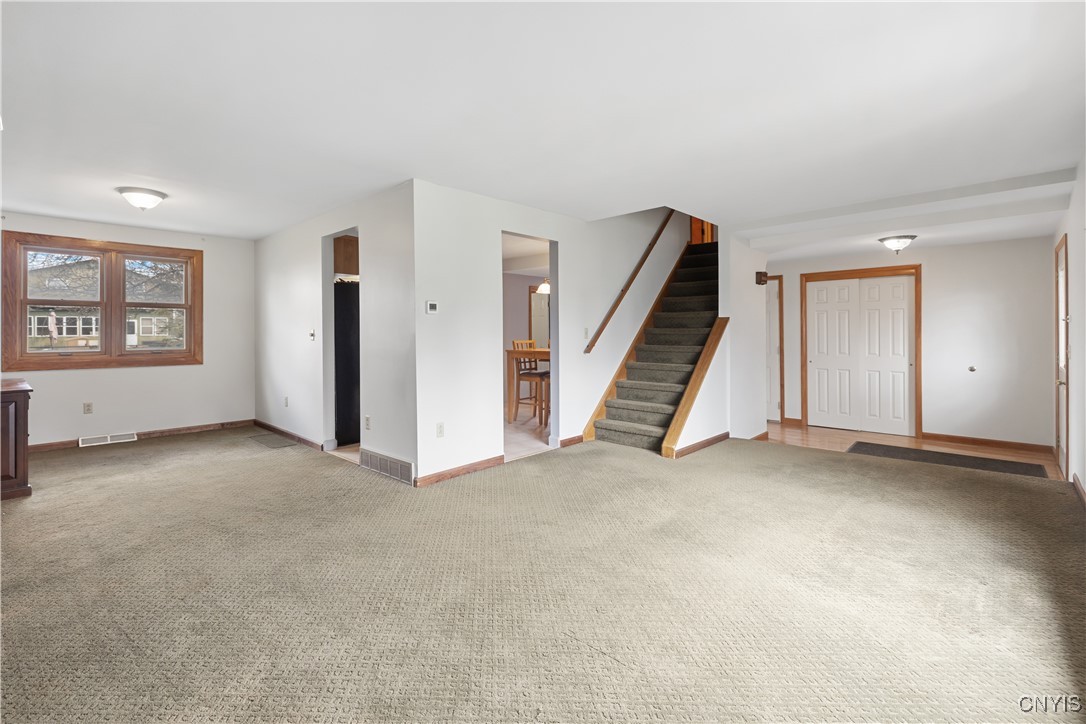 6137 Ridgecrest Drive, Cicero, New York image 9
