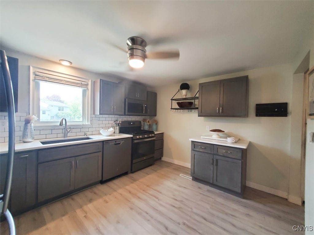 8228 Lucchesi Drive, Clay, New York image 10