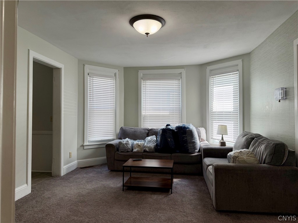 10 Maple Avenue