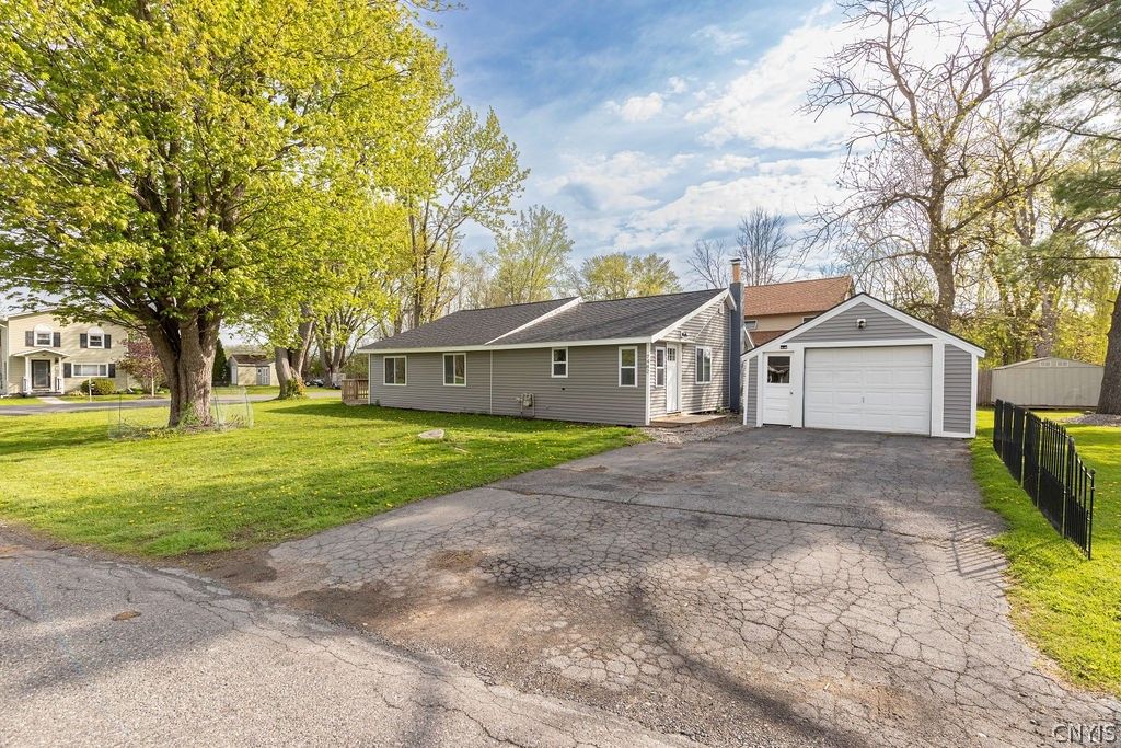 Photo of 7482 Surbrook Road, Lysander, NY 13027 (MLS # S1678957)
