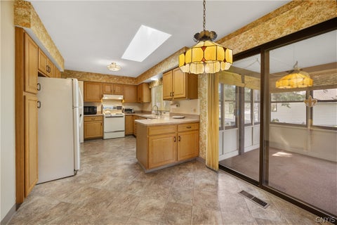Tiny photo for 602 Kimry RD, Manlius, NY 13066 (MLS # S1715326)