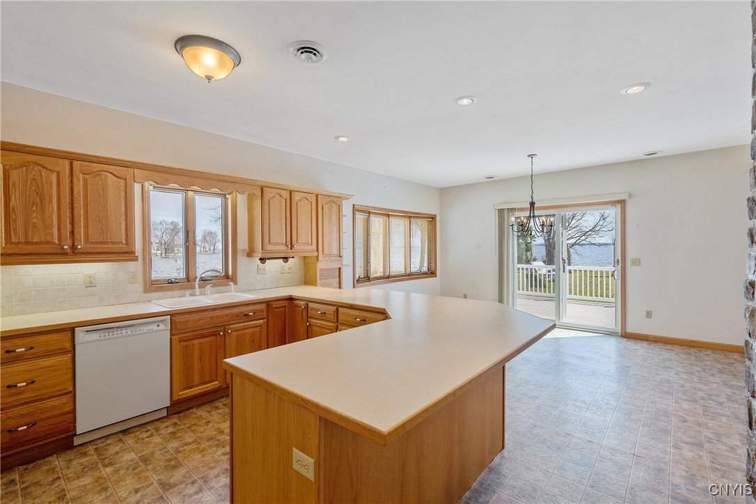28 Wedgeworth Drive, West Monroe, New York image 17