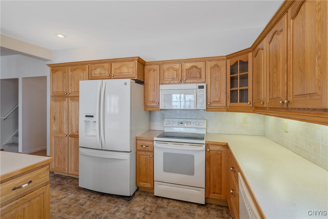 28 Wedgeworth Drive, West Monroe, New York image 20
