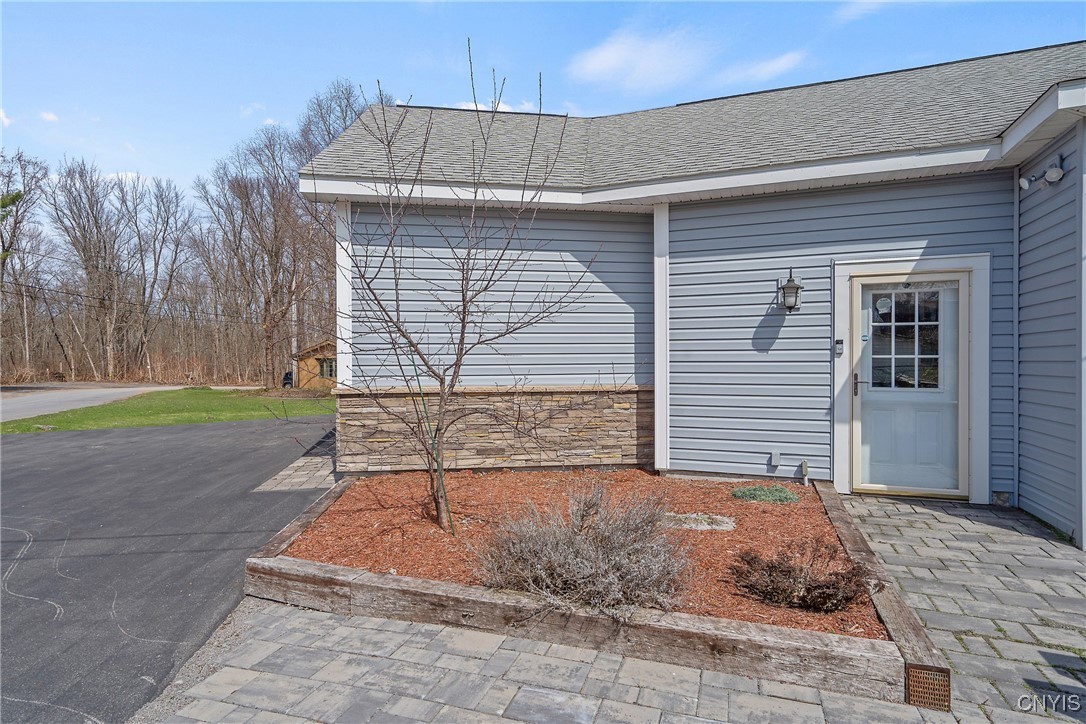 28 Wedgeworth Drive, West Monroe, New York image 4