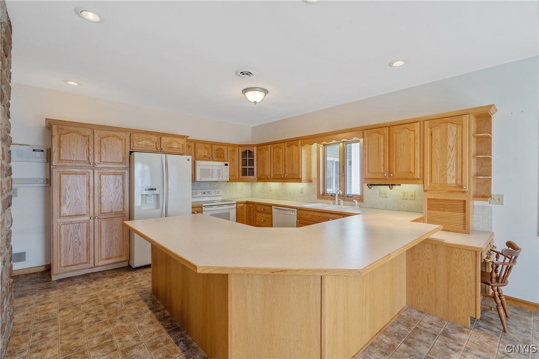 28 Wedgeworth Drive, West Monroe, New York image 15
