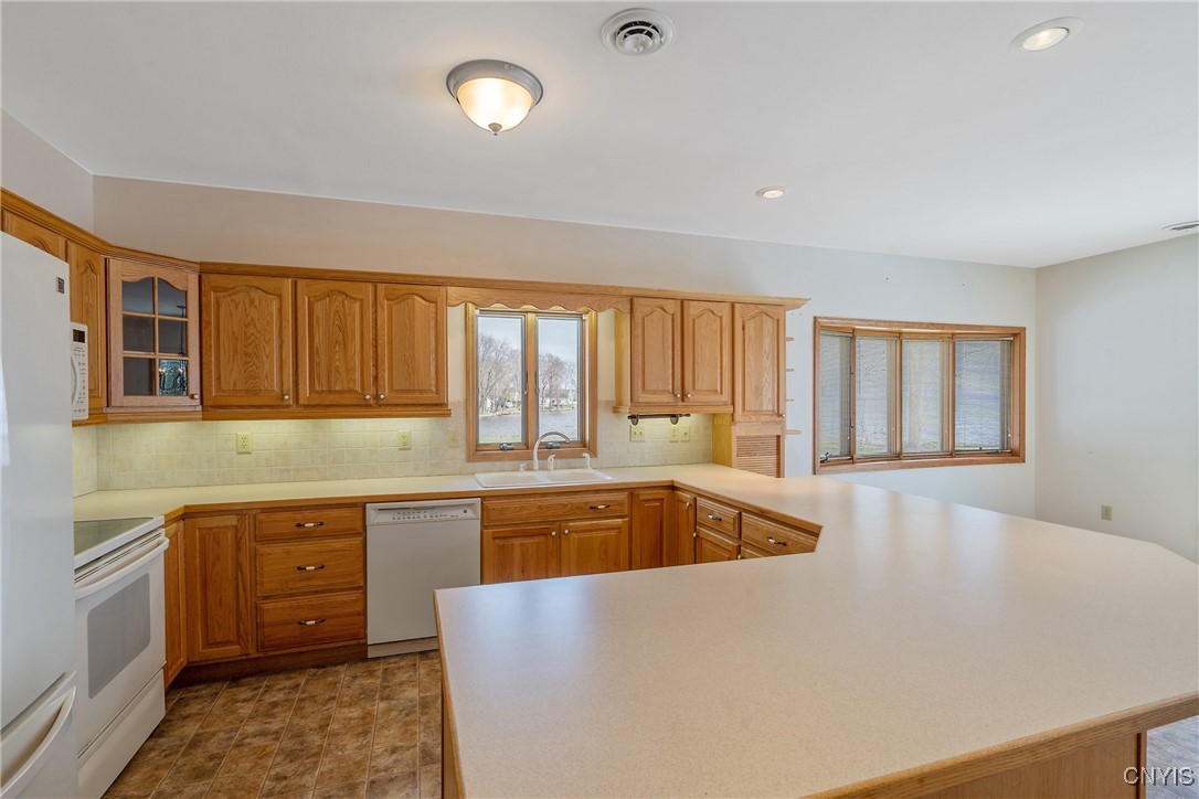 28 Wedgeworth Drive, West Monroe, New York image 18