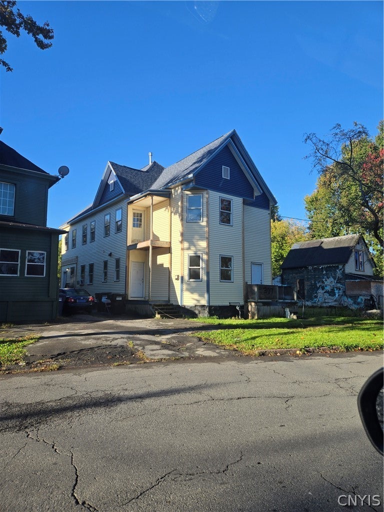 305 Putnam Street 7