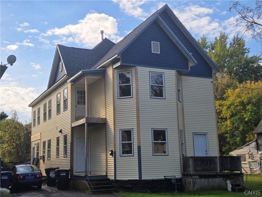 305 Putnam Street 7