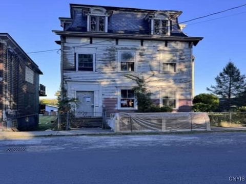 Photo of 51 N Franklin Street, Athens, NY 12015 (MLS # S1655686)