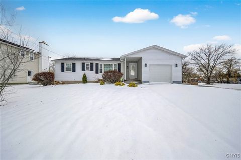 Homes For Sale - 7939 Walnut Place<br/> Clay, NY 13090