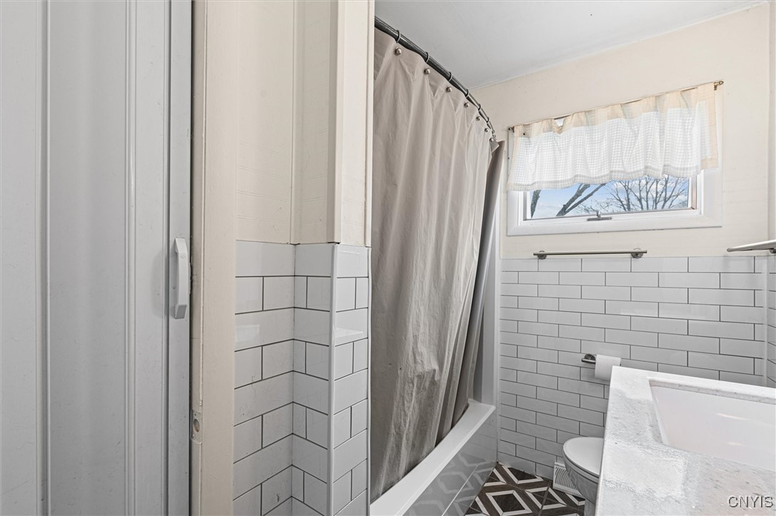104 Williams Street, Clay, New York image 23