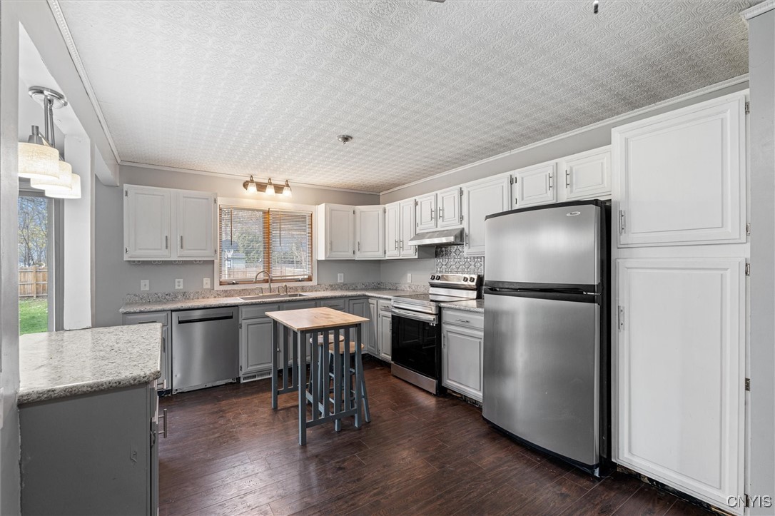 104 Williams Street, Clay, New York image 10