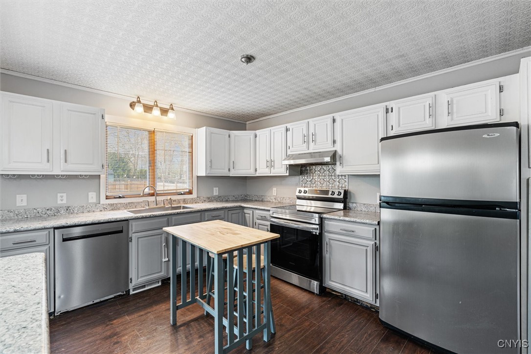 104 Williams Street, Clay, New York image 13
