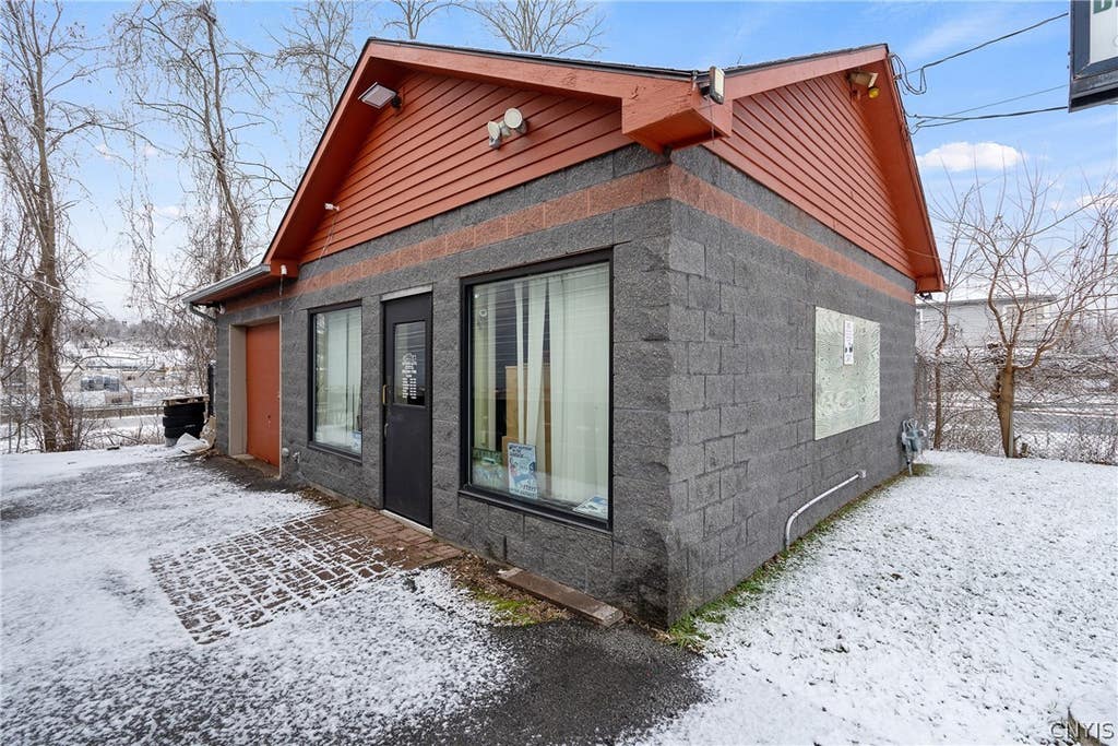 Photo of 2500 Burnet Ave AVE, Syracuse, NY 13206 (MLS # S1699537)