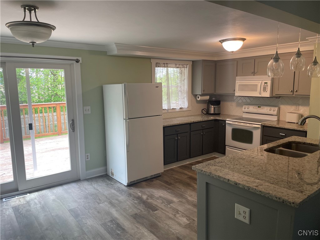 76 Windebank Lane, Manlius, New York image 11