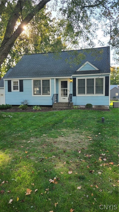Photo of 125 Crystal Drive, Clay, NY 13212 (MLS # S1724561)