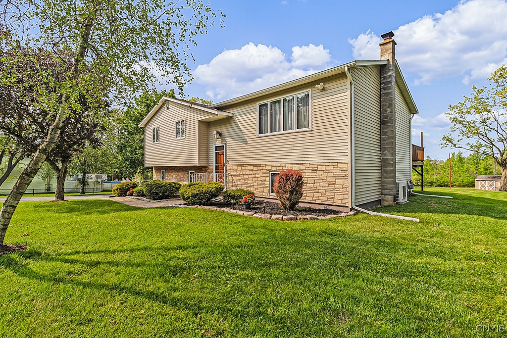 29 Cascade Drive, New Hartford, New York image 3