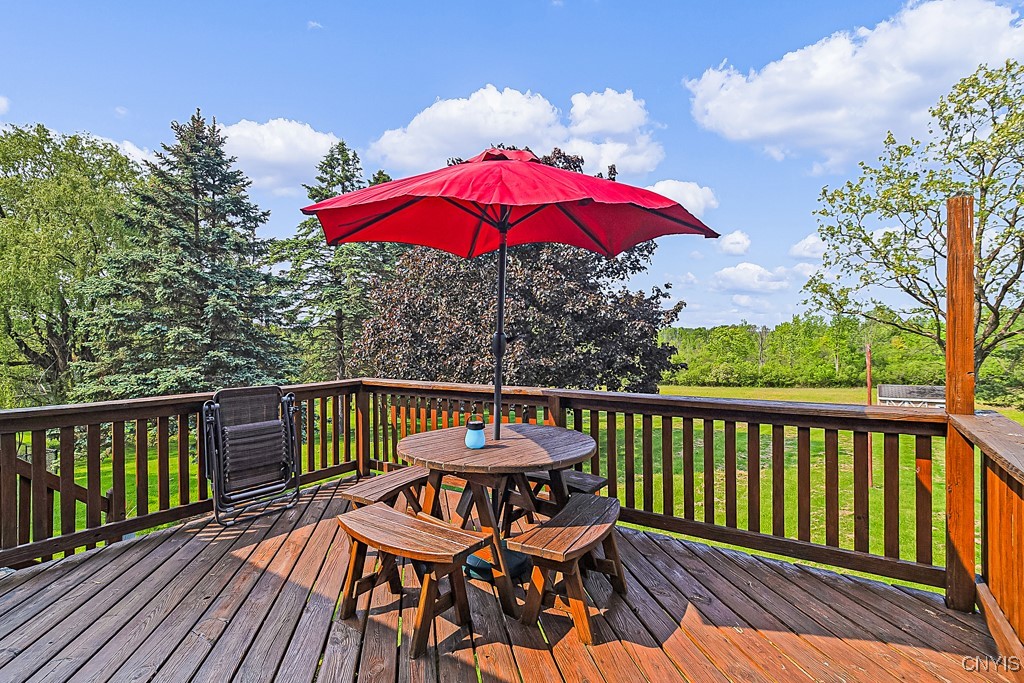 29 Cascade Drive, New Hartford, New York image 4